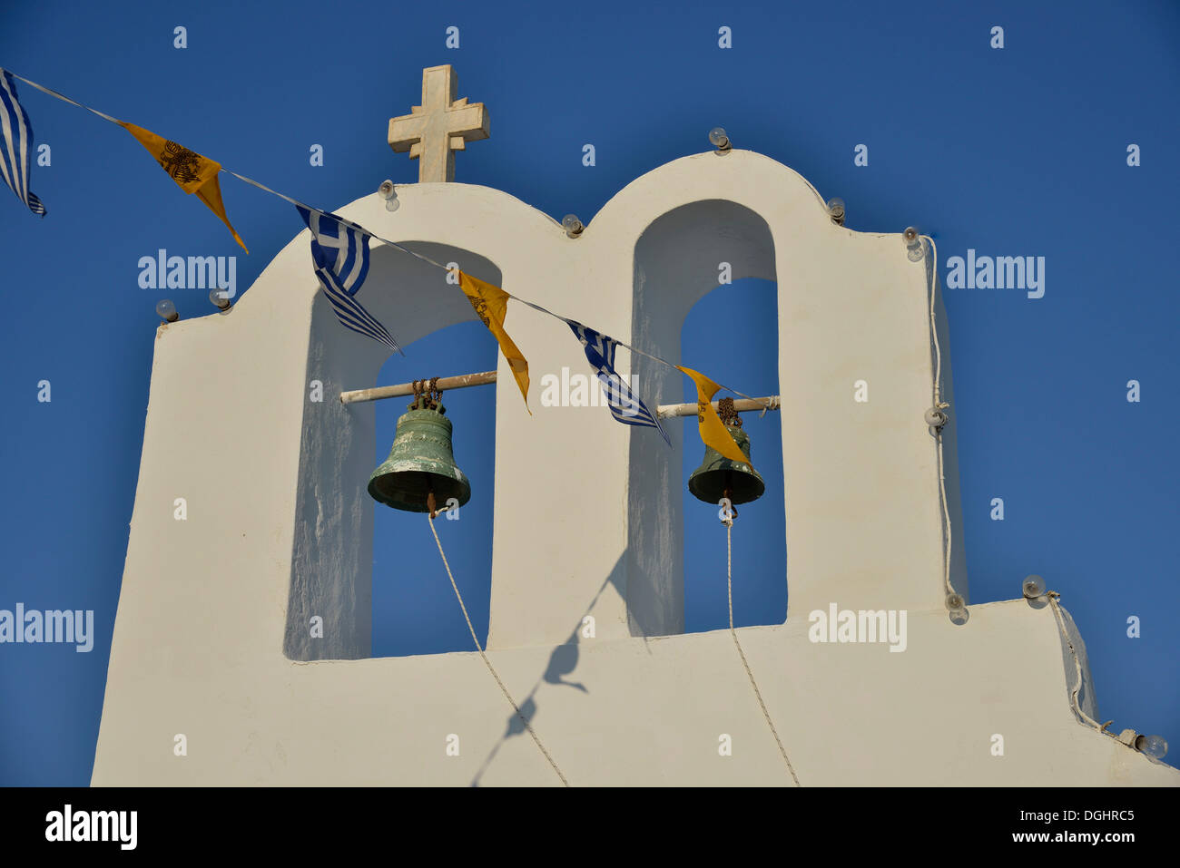 Glockenturm der Kapelle in Oia, Santorini, Kykladen, griechische Insel, Griechenland, Europa Stockfoto