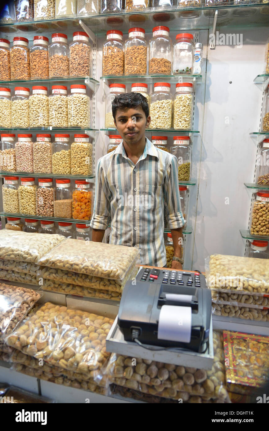 Nuss-Verkäufer bei Crawford Market, Mumbai, Maharashtra, Indien Stockfoto