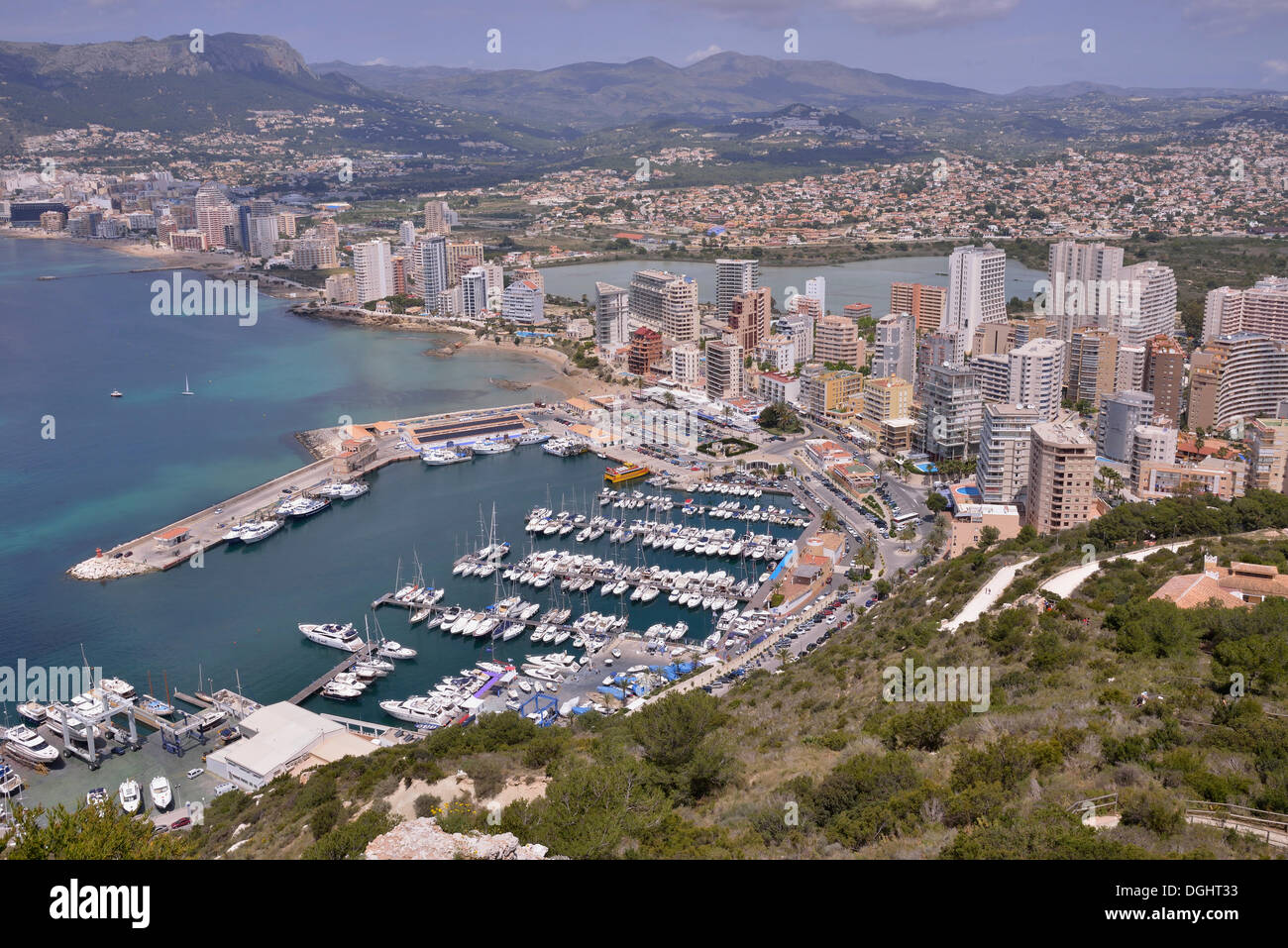 Hafen von Calp aus dem Felsen Peñón de Ifach oder Penyal d'Ifac, Costa Blanca, Calp, Costa Blanca, Provinz Alicante, Spanien Stockfoto