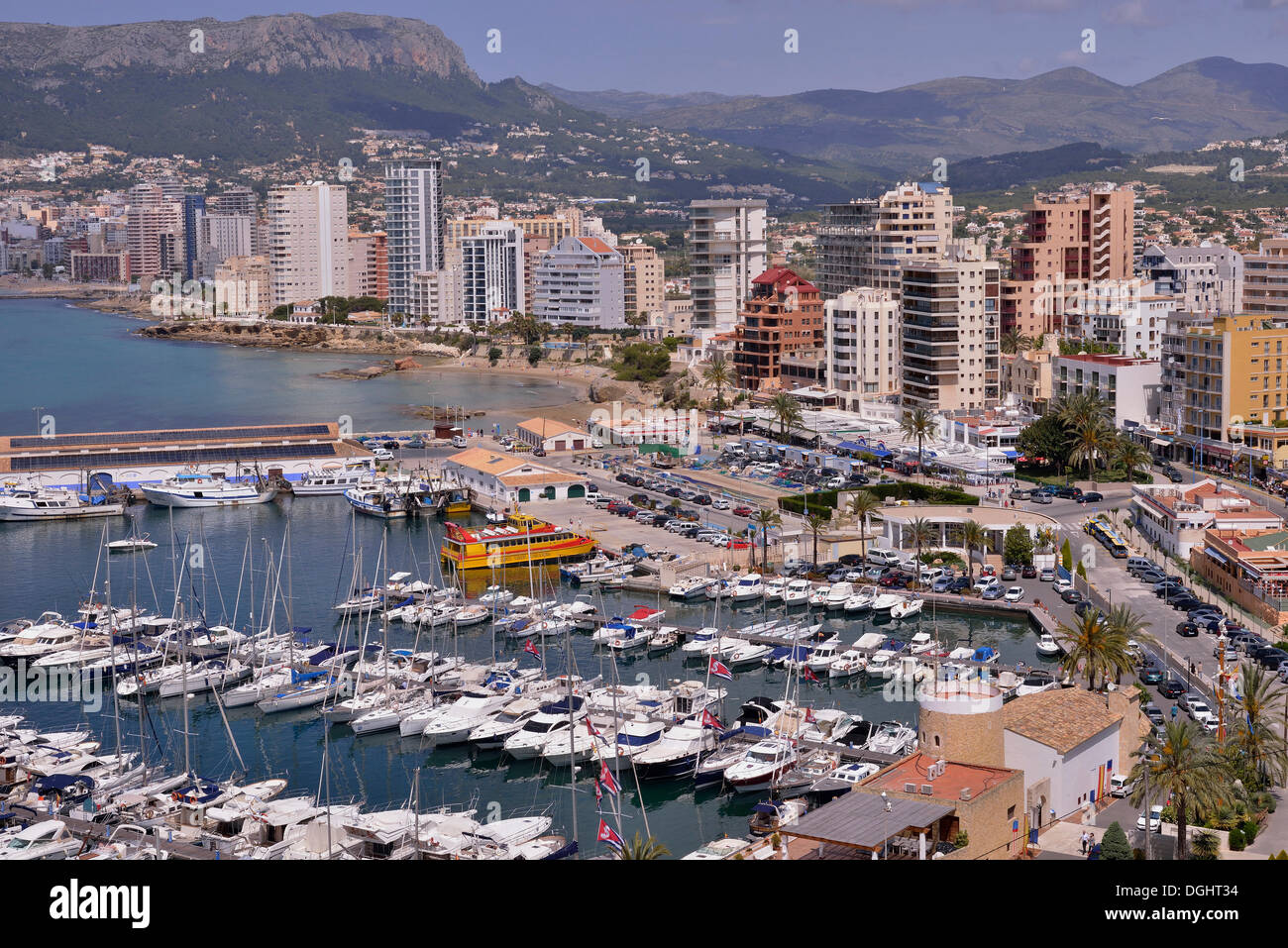 Hafen von Calp aus dem Felsen Peñón de Ifach oder Penyal d'Ifac, Costa Blanca, Calp, Costa Blanca, Provinz Alicante, Spanien Stockfoto