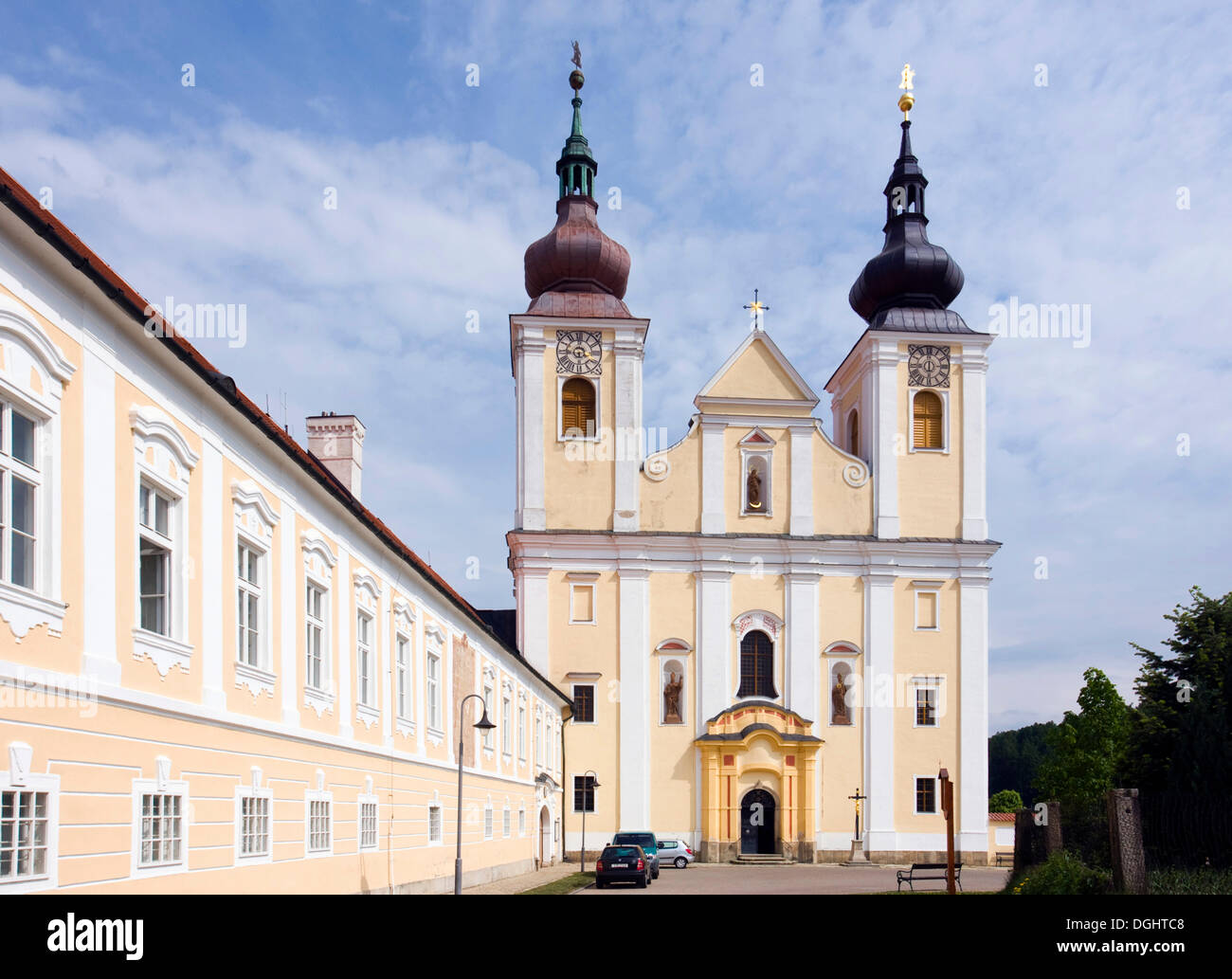 Das Kloster und Abtei Kirche der Heiligen Peter und Paul, Nova Rise, Bezirk Jihlava, Region Vysocina, Tschechische Republik, Europa Stockfoto