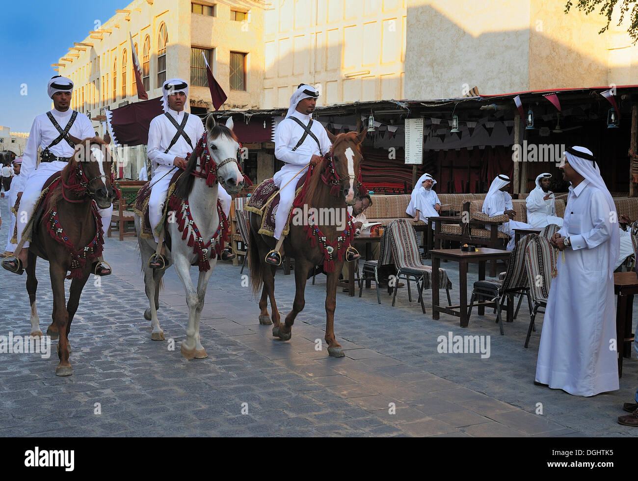 Polizei, Souk Waqif, Doha, Katar, Nahost montiert Stockfoto