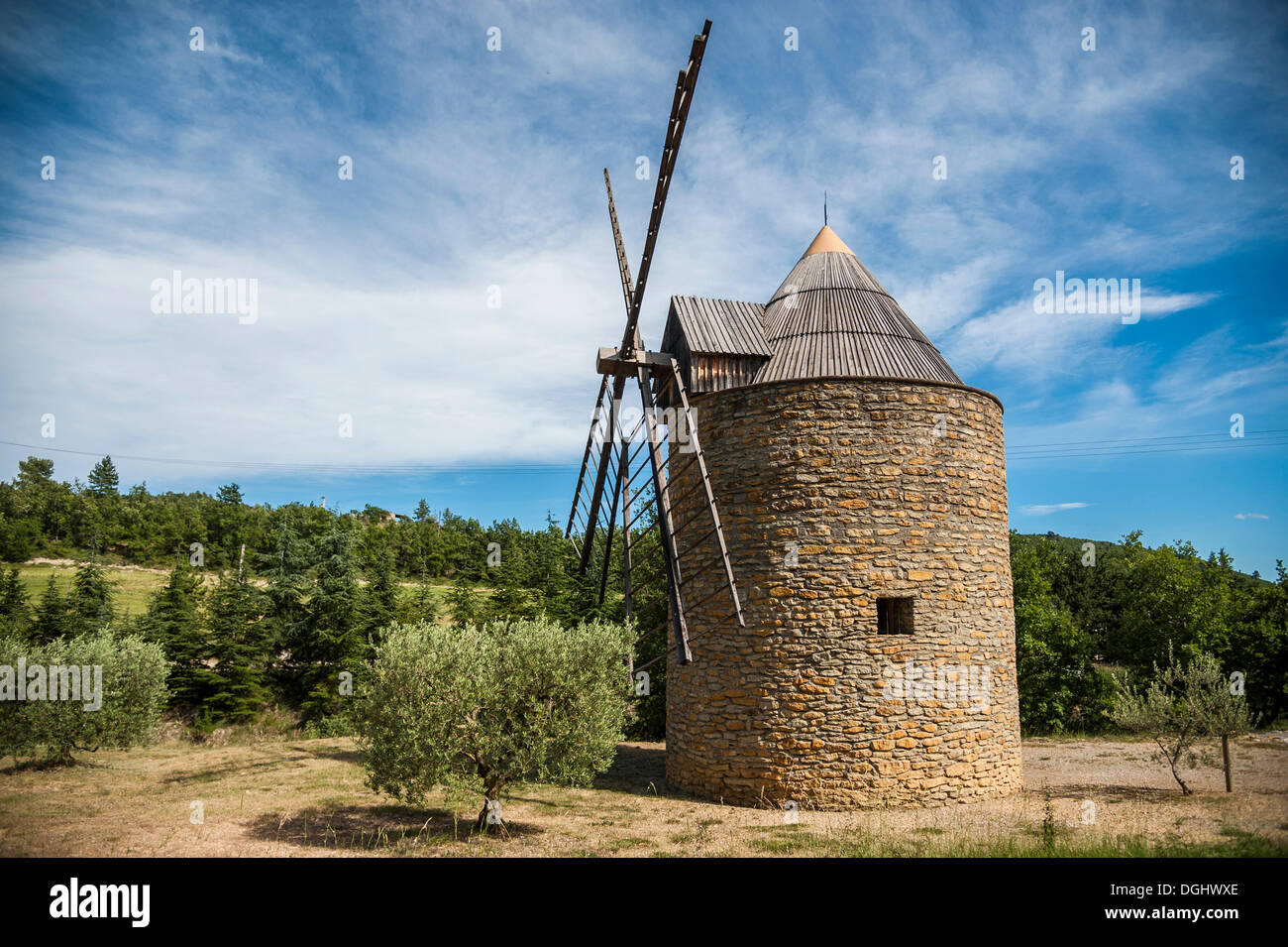 Windmühle am Ganagobie, Provence, Provence-Alpes-Cote, Frankreich Stockfoto
