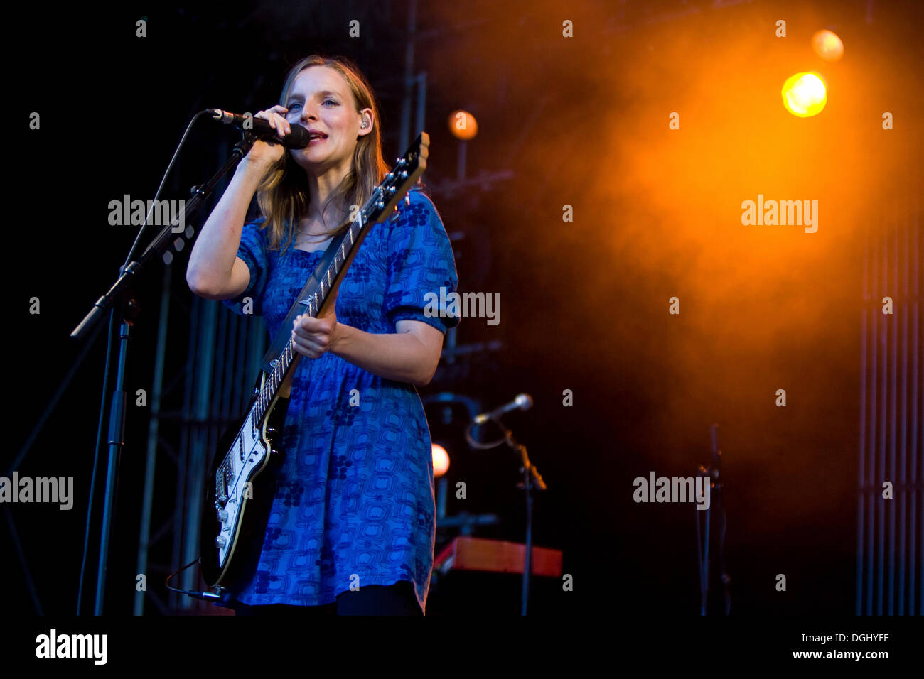 Judith Holofernes, Sängerin der deutschen Pop-Rock-Band Wir Sind Helden, Leben auf dem Heitere Open Air in Zofingen, Schweiz Stockfoto