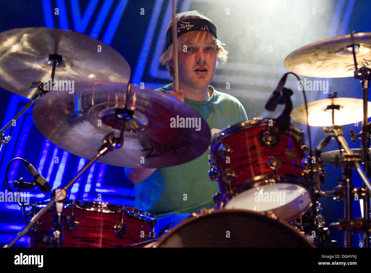 Leben Sie Tom Smith, Schlagzeuger der US-Rock-Band fünf Uhr Helden in den Konzertsälen Schueuer, Luzern, Schweiz Stockfoto