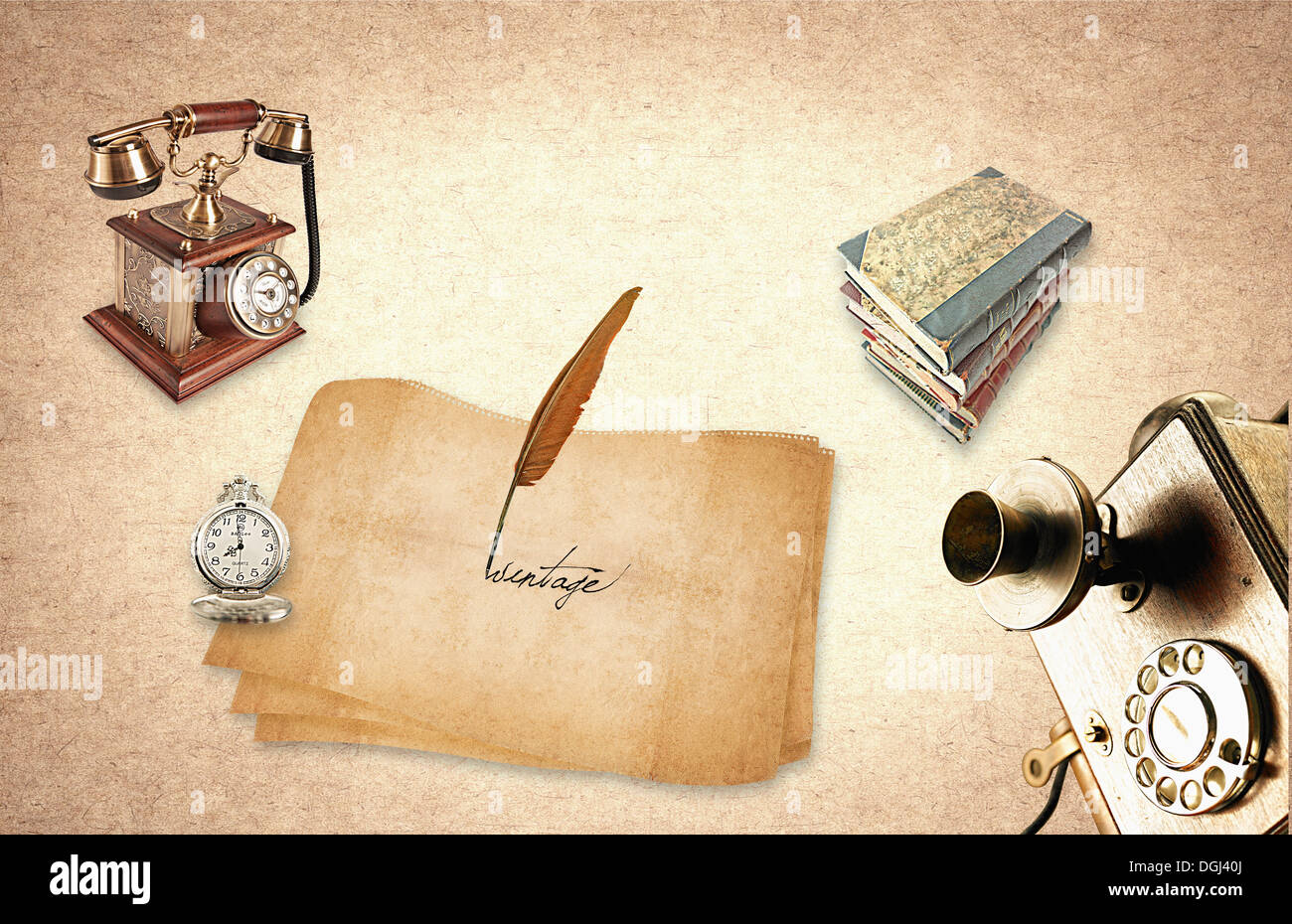 alte Telefone neben Bücher Stockfoto