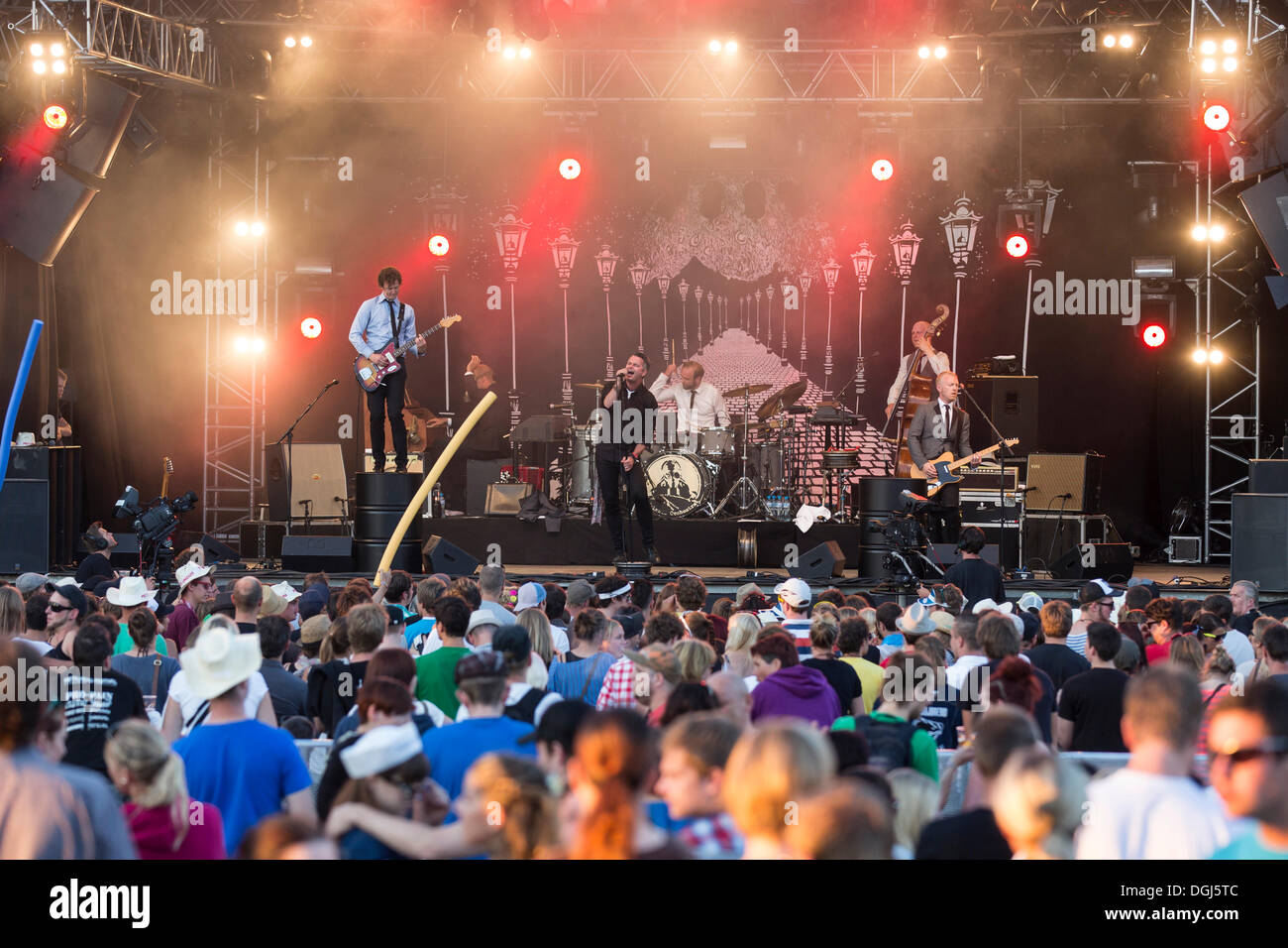 Norwegische Rock-band Kaizers Orchestra die live beim Heitere Open Air in Zofingen, Aargau, Schweiz, Europa Stockfoto