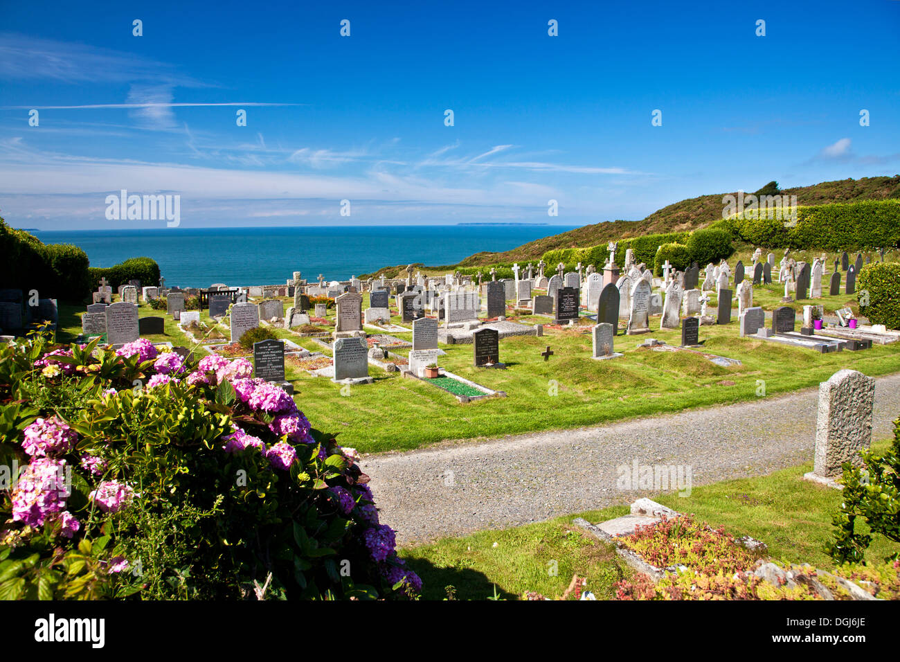 Der Friedhof am Morthoe mit Blick auf den Kanal von Bristol und Lundy Island. Stockfoto