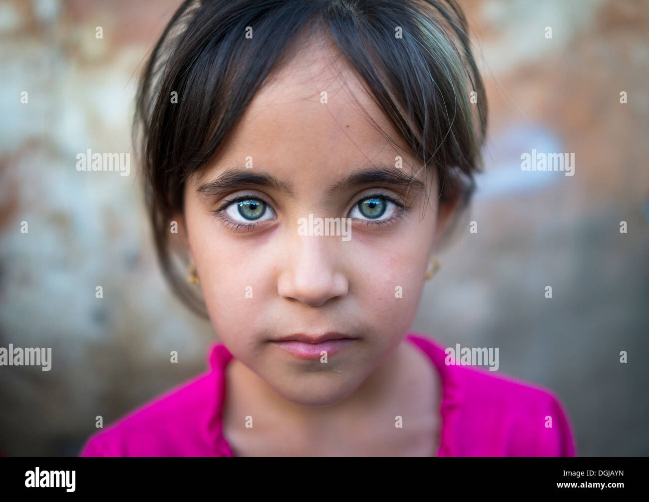 Kurdische Mädchen mit grünen Augen, Akre, Kurdistan, Irak Stockfoto