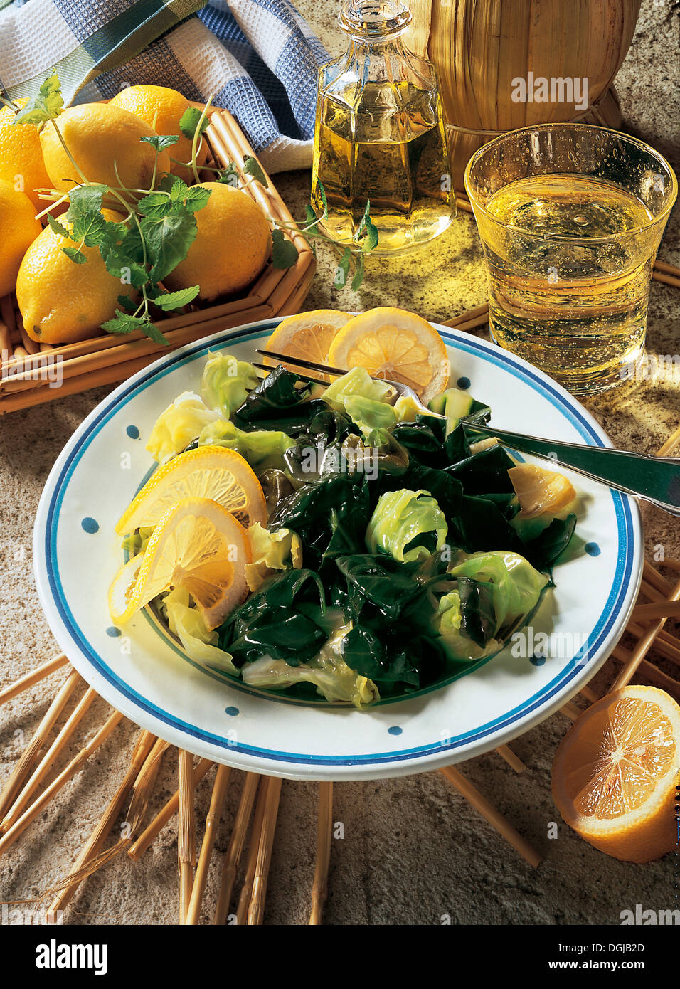 Grüner Gemüsesalat, Griechenland. Stockfoto