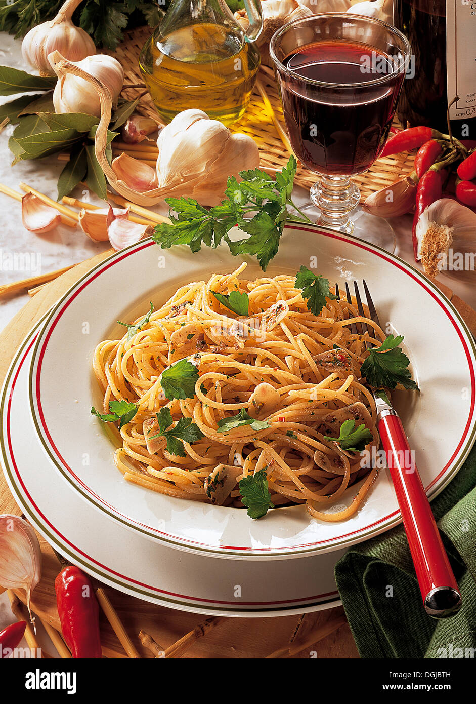 Aglio e olio -Fotos und -Bildmaterial in hoher Auflösung – Alamy