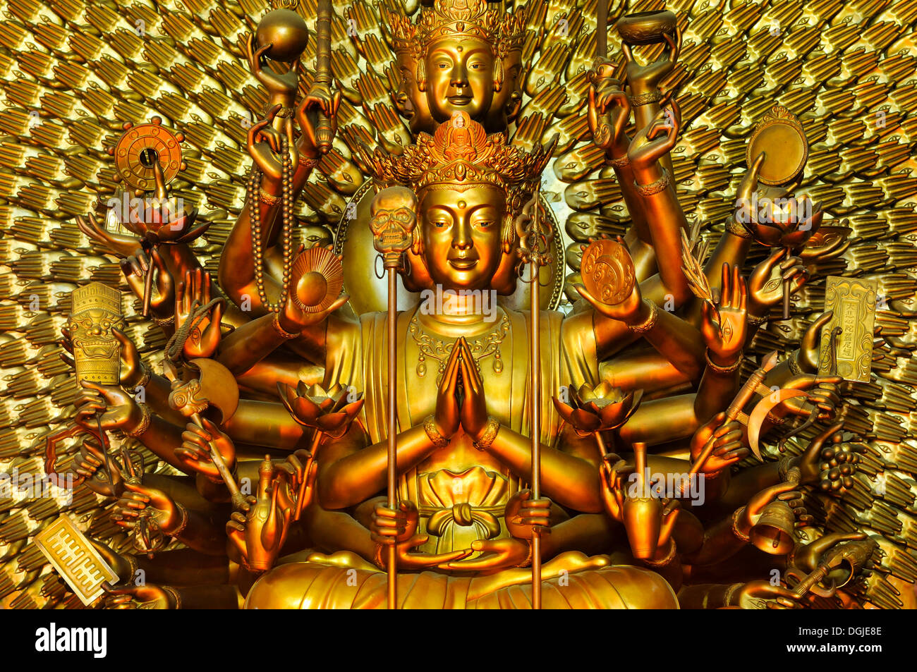 Goldene Buddha-Statue, Nha Trang, Vietnam, Südostasien Stockfoto