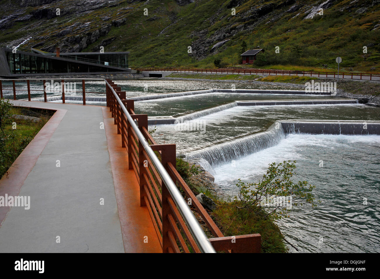 Besucherzentrum der Trollstigen oder Troll Wanderweg, einer der berühmtesten norwegischen Touristenrouten, Åndalsnes Stockfoto