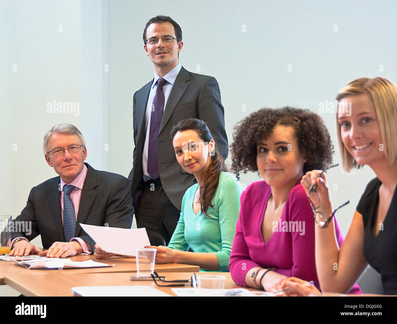 Bürokollegen treffen Stockfoto