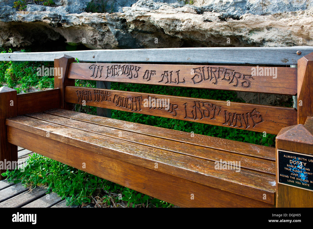 Ein Denkmal-Bank am Surfers Point in Margaret River. Stockfoto