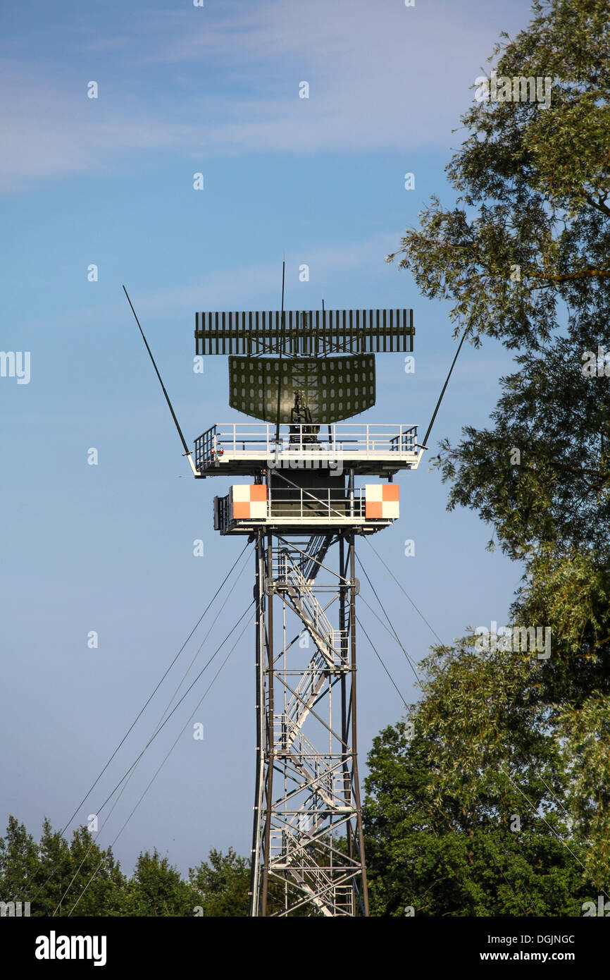 ASR-S Radarantenne, lokale Flugsteuerung, Laupheim, Baden-Württemberg Stockfoto