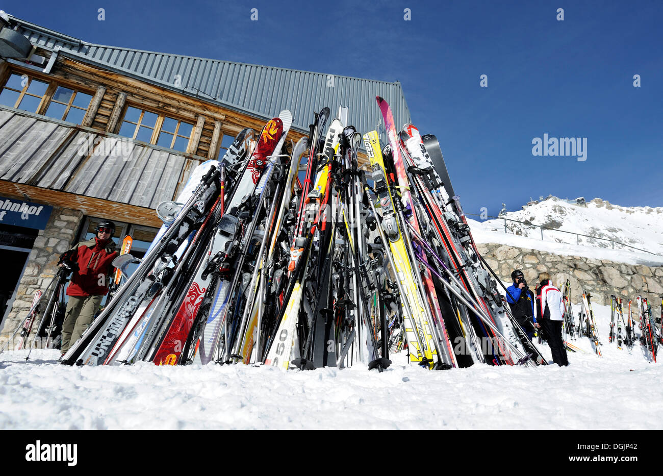 Skiträger -Fotos und -Bildmaterial in hoher Auflösung – Alamy