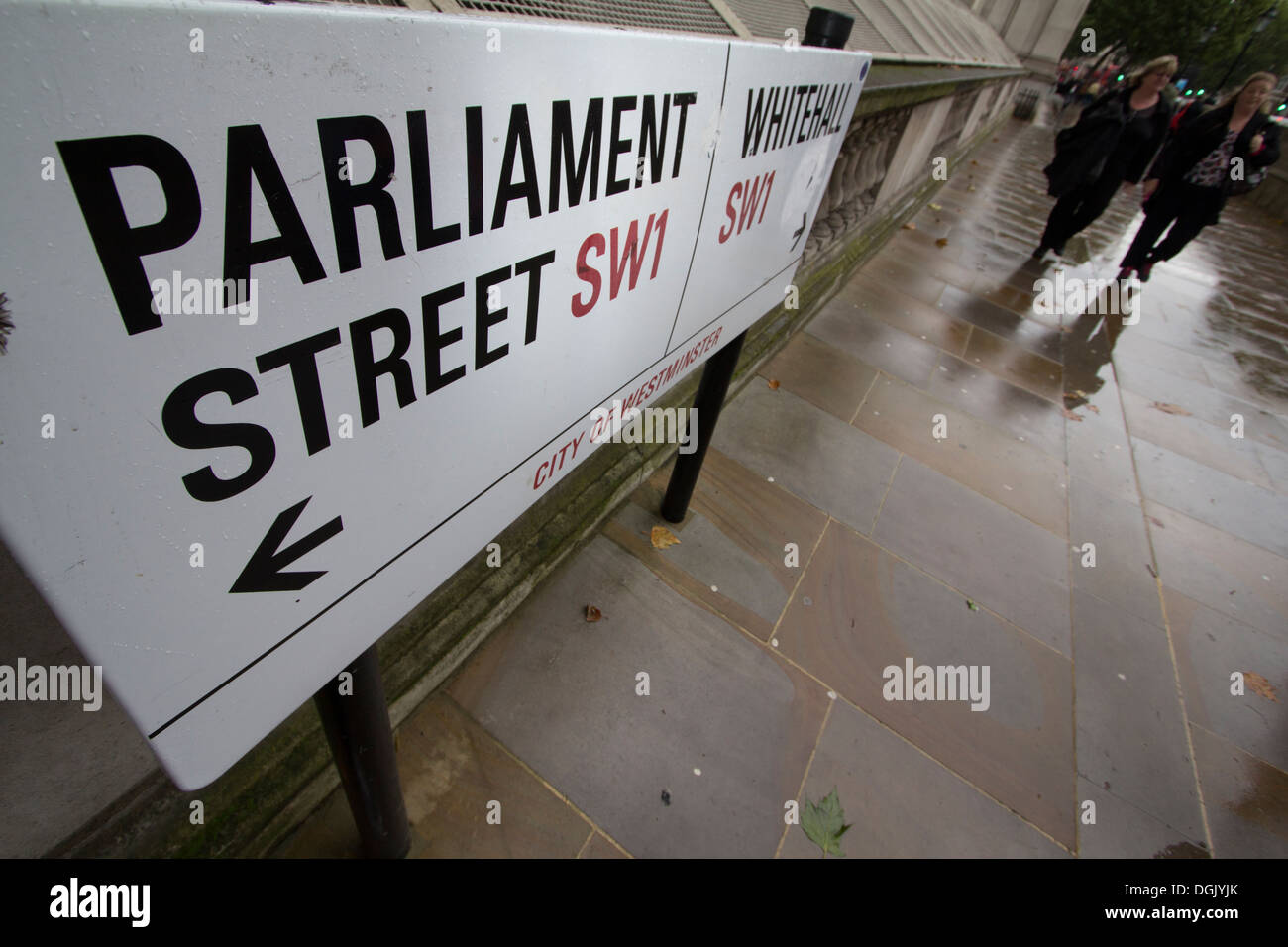 Whitehall und Parliament Street Zeichen Central London Stockfoto
