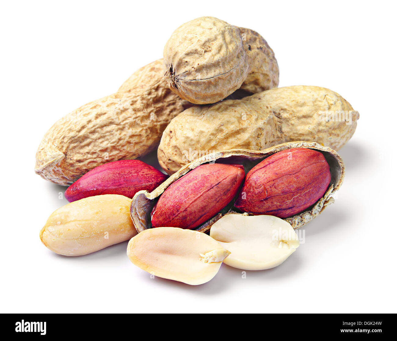 Erdnüsse Closeup auf weißem Hintergrund Stockfoto