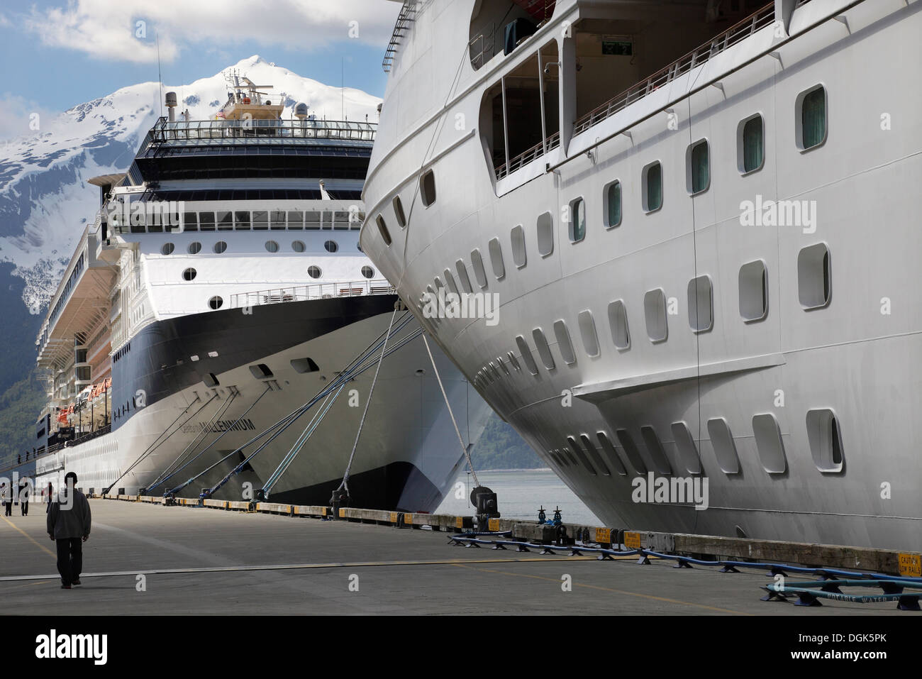 Kreuzfahrtschiffe in Skagway in Alaska festgemacht. Stockfoto
