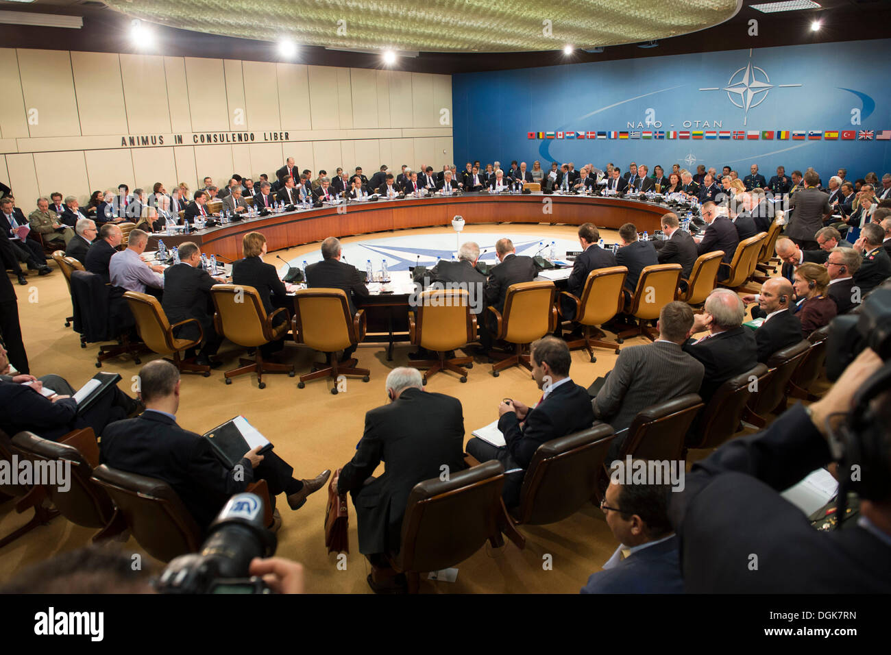 US-Verteidigungsminister Chuck Hagel und andere Führer der Verteidigung beteiligt sich an der North Atlantic Council-Sitzung im NATO-Hauptquartier 22. Oktober 2013 in Brüssel, Belgien. Stockfoto
