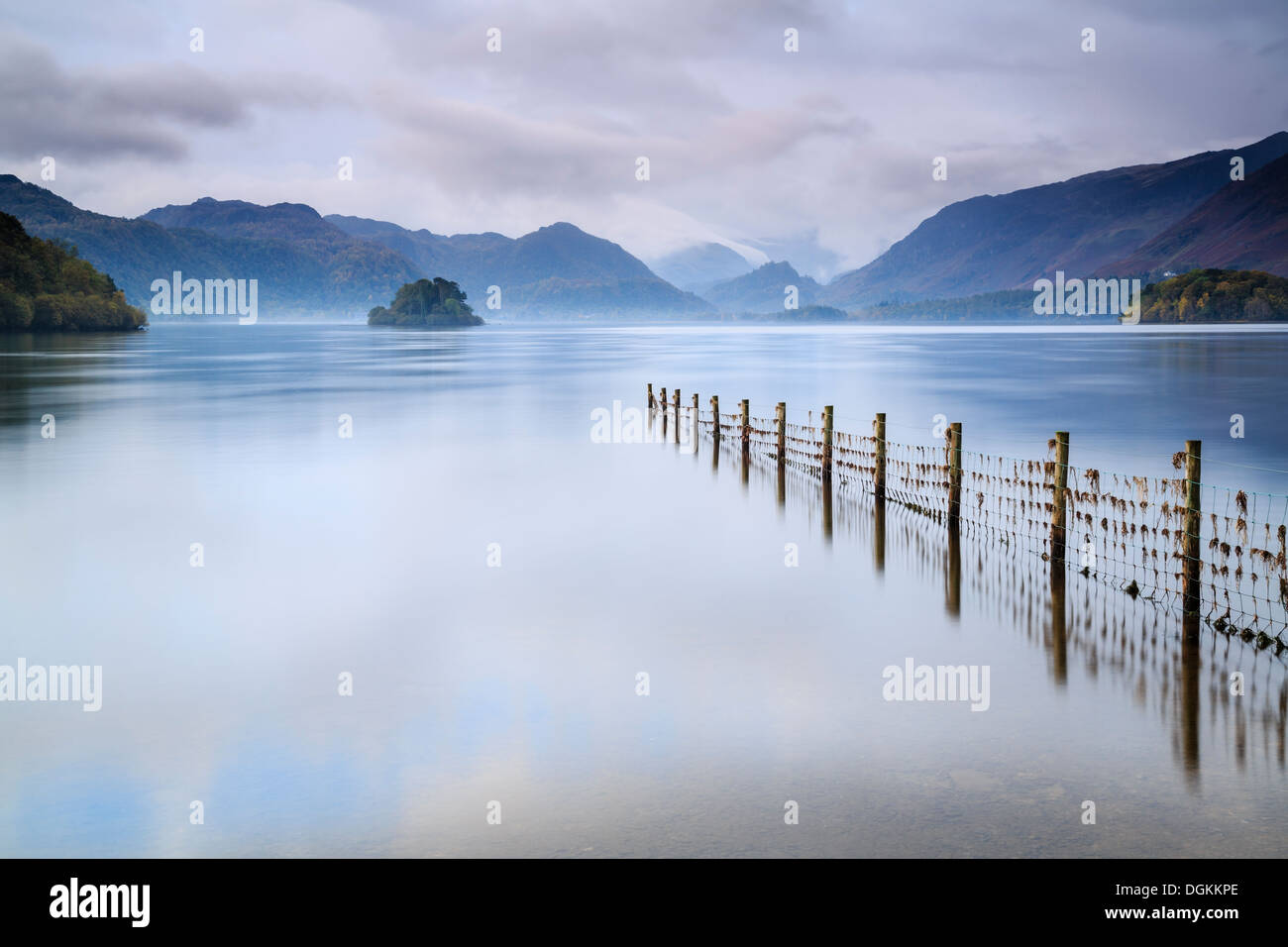 Stürmischen Nachmittag Licht am Blea Tarn im Lake District. Stockfoto