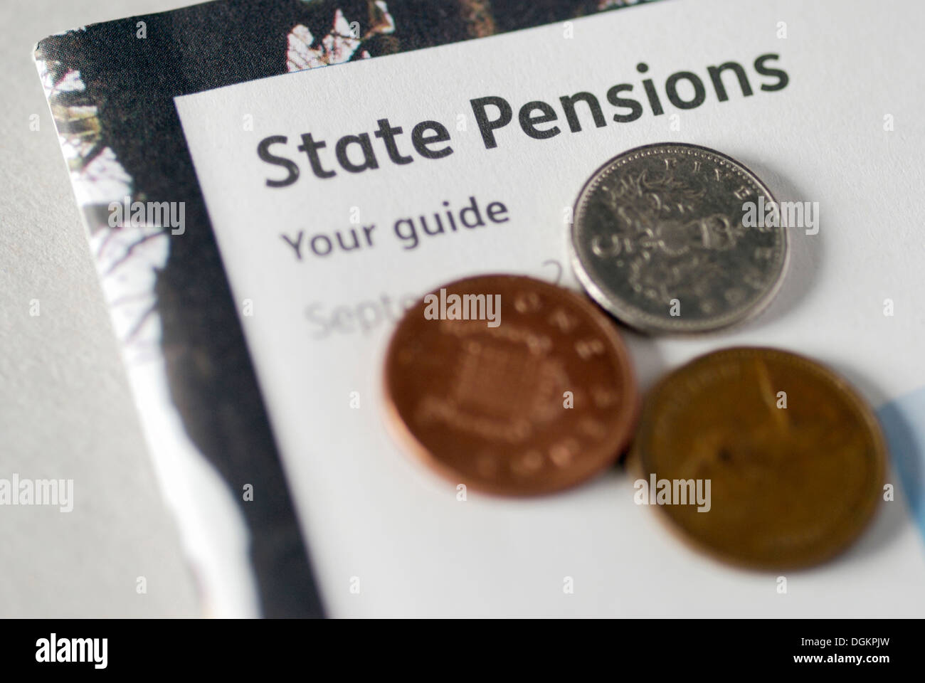 Regierung Renten Service Broschüre über staatliche Renten. Stockfoto