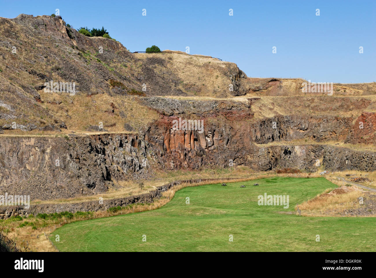 Verlassene Basaltsteinbruch "alten Steinbruch, Halswell in Christchurch, Südinsel, Neuseeland Stockfoto