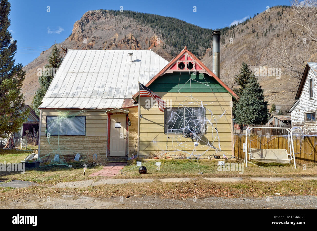 Historisches Gebäude mit Halloween-Dekoration, Silber-Bergbau-Stadt Silverton, Colorado, USA Stockfoto