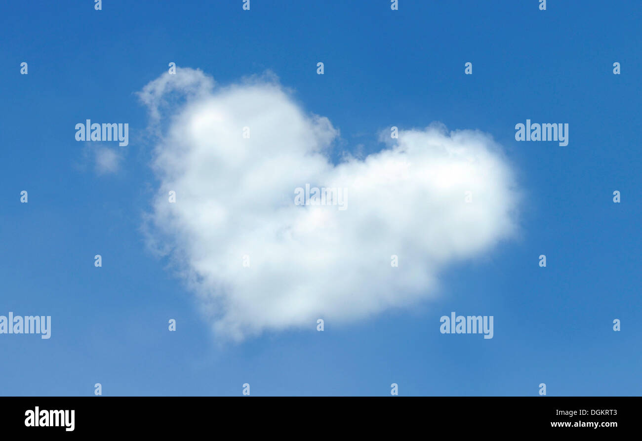 Herzförmige Wolke Stockfoto