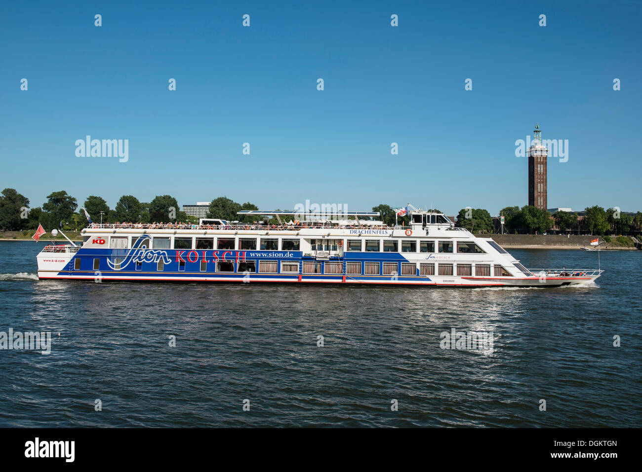 MS Drachenfels, ein Sion Party und Disco Schiff der KD in der Nähe von Köln am Rhein schwimmend, denkmalgeschützten historischen Stockfoto