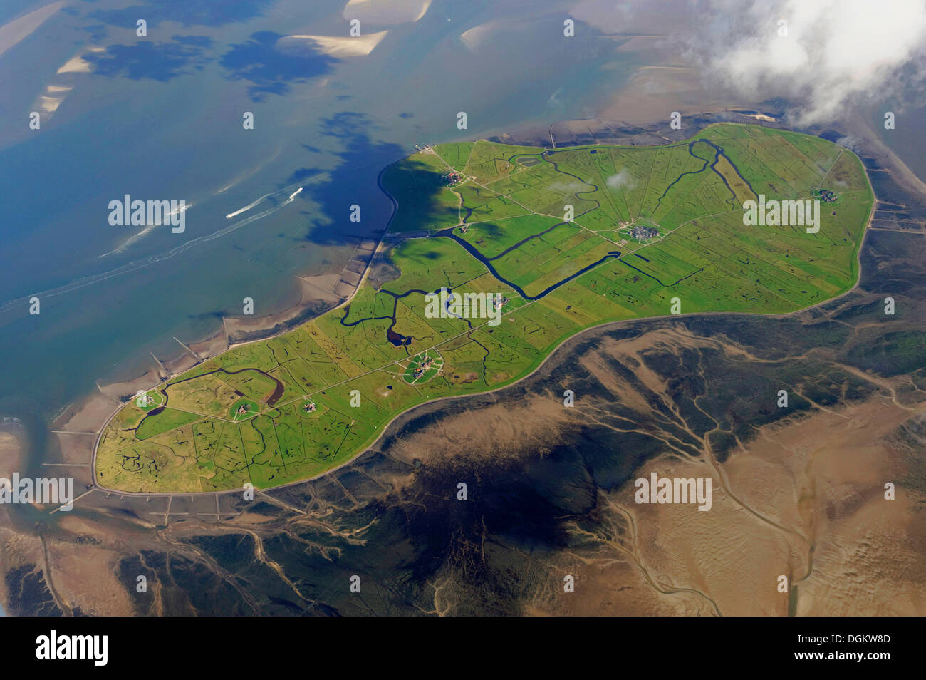 Luftaufnahme Hallig Hooge Kleine Insel Im Wattenmeer Schleswig luftaufnahme-hallig-hooge-kleine-insel-im-wattenmeer-schleswig