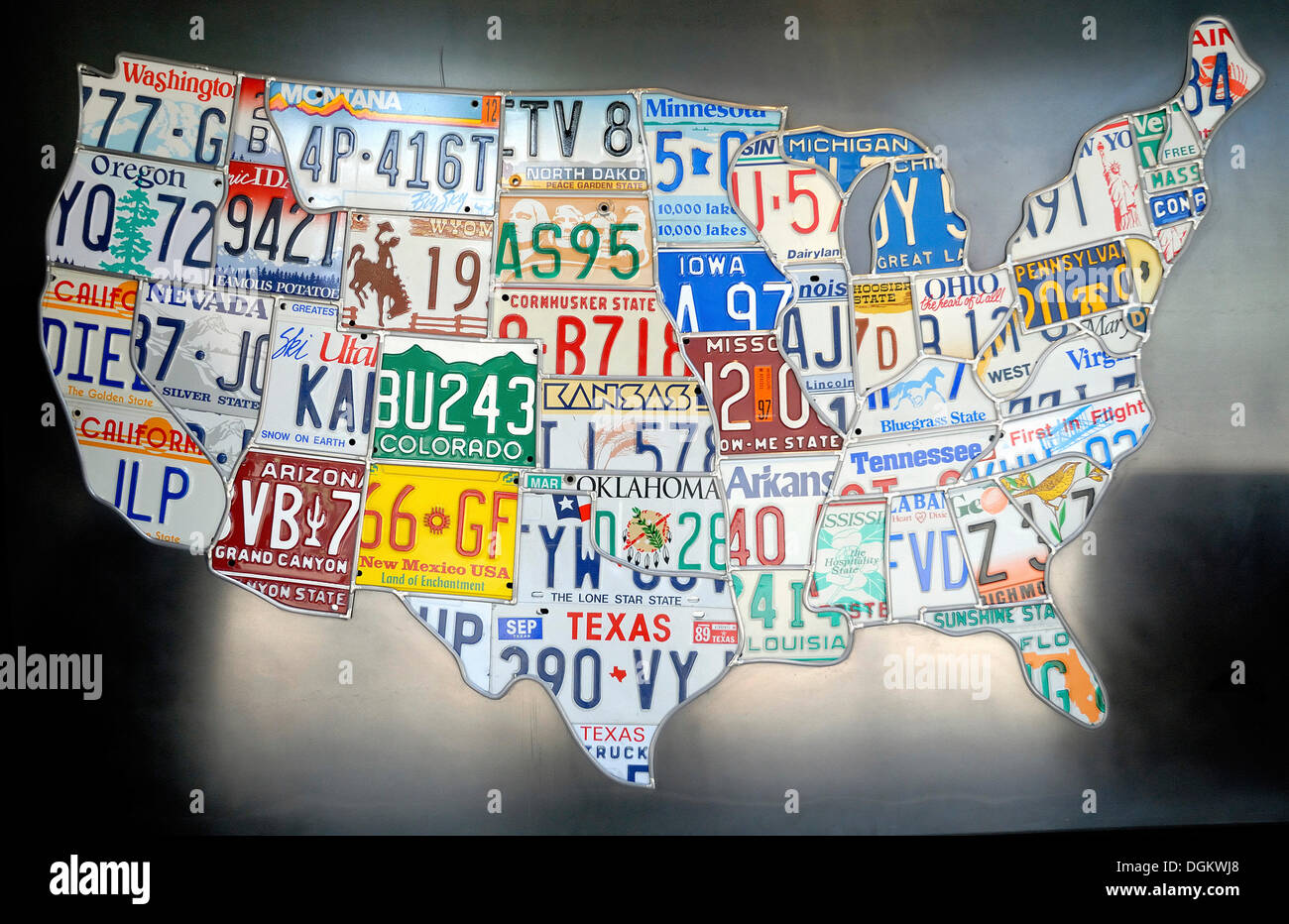 US-Nummernschilder bilden die Umrisse der USA, San Francisko, USA, Californien Stockfoto