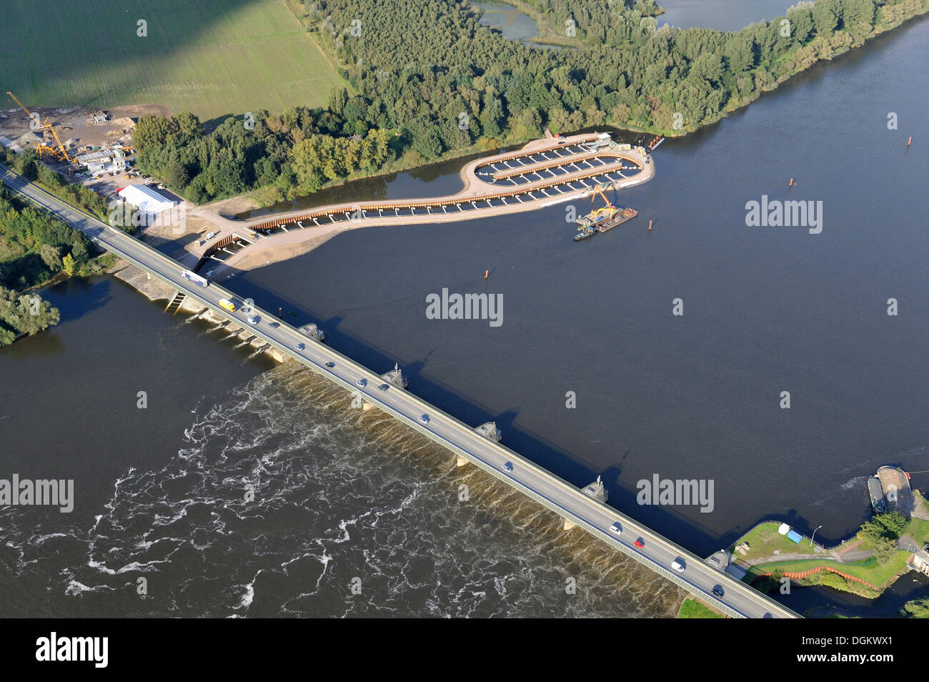 Fischtreppe oder Fisch-Anlage auf dem Fluss Elbe, Geesthacht, Schleswig-Holstein, Deutschland Stockfoto