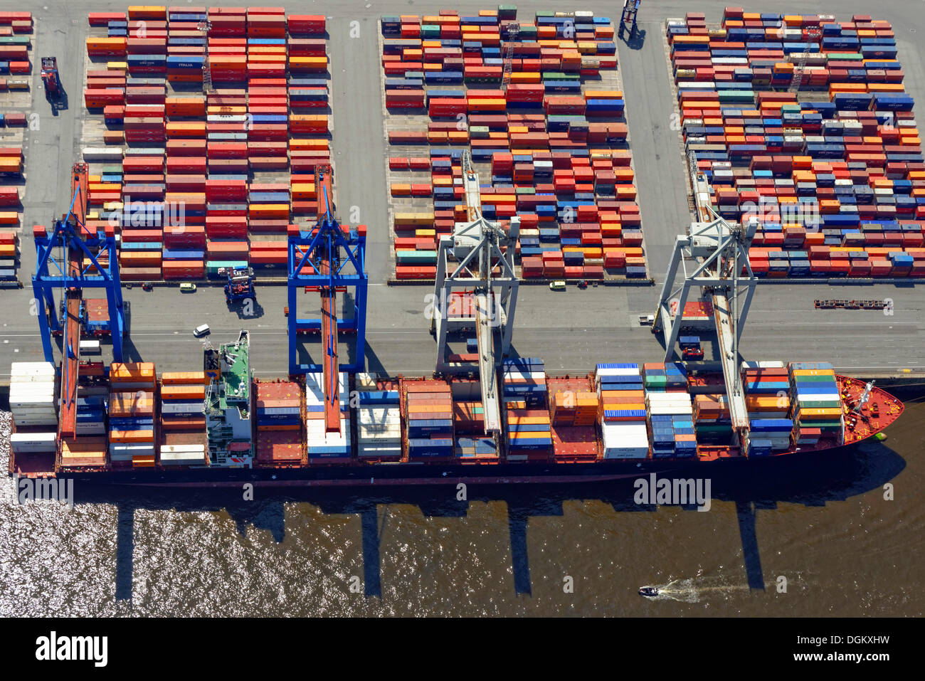 Luftaufnahme, Containerschiff am Athabaskakai, HHLA Container Terminals Waltershof, Hamburg, Hamburg, Deutschland Stockfoto