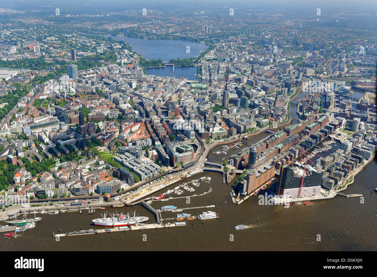 Luftaufnahme, Innere Stadt Hamburg von der Elbe, Alster See, mit die historische Speicherstadt, Stockfoto
