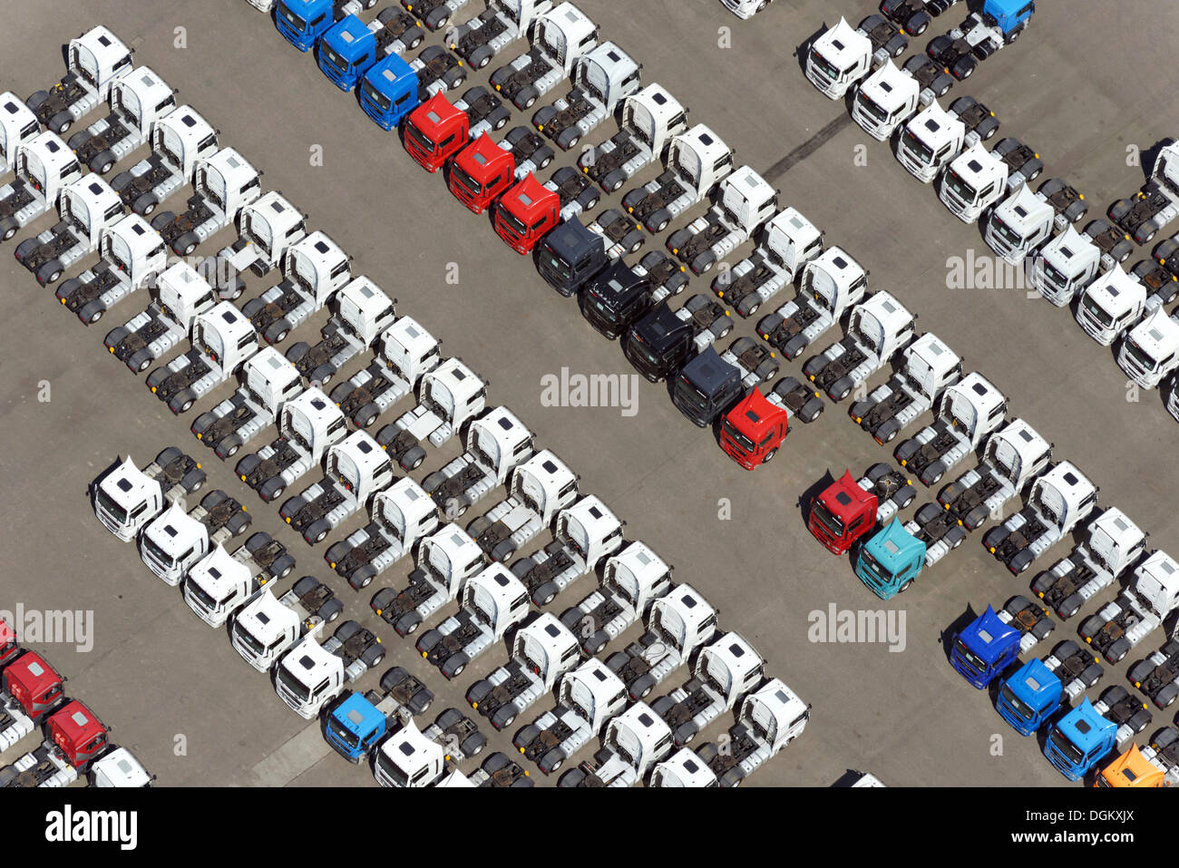 Luftbild, Lastwagen zu verkaufen, Parkplatz, Hamburg, Hamburg, Deutschland Stockfoto