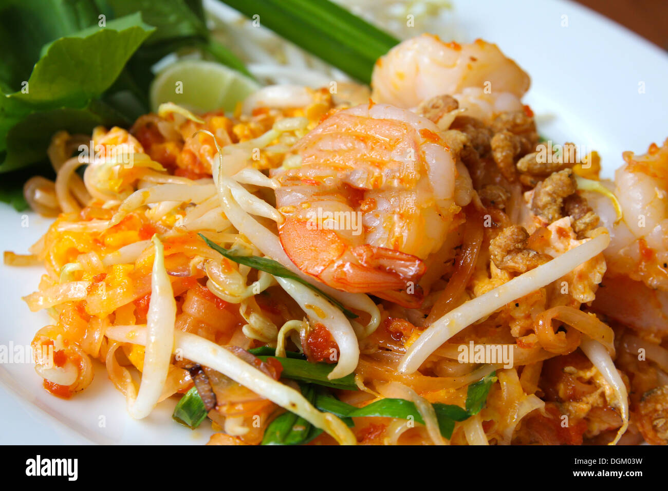 Thai-Food, gebraten Reisnudeln (Pad Thai). Stockfoto