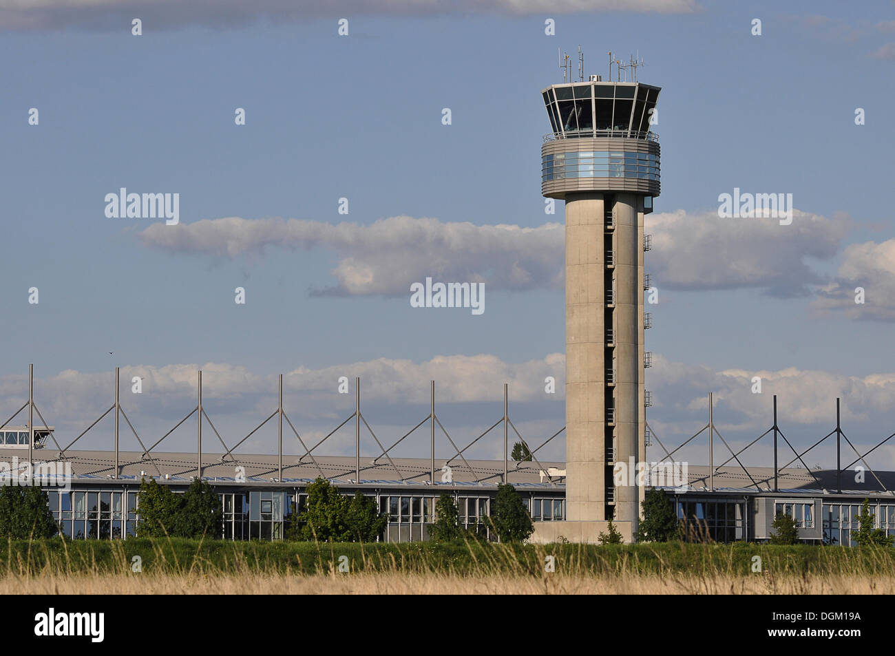 Luft Verkehr Kontrollturm, Airbus Finkenwerder, Hamburg, PublicGround