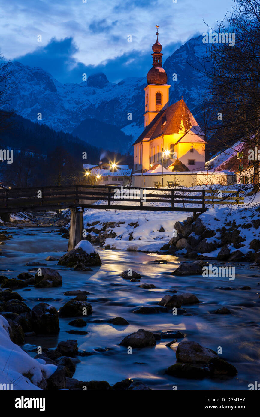 Abendstimmung, Pfarrkirche St. Sebastian in Ramsau, Berchtesgadener Land, Bayern Stockfoto