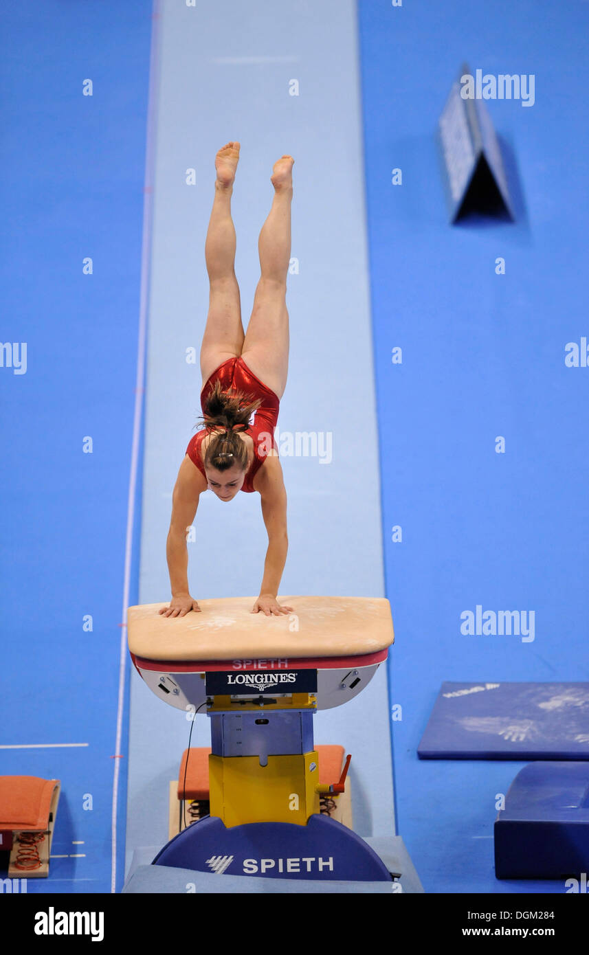 Kristin Klarenbach, Kanada, Voltigieren, EnBW Gymnastics World Cup 2009, Porsche-Arena, Stuttgart, Baden-Württemberg Stockfoto