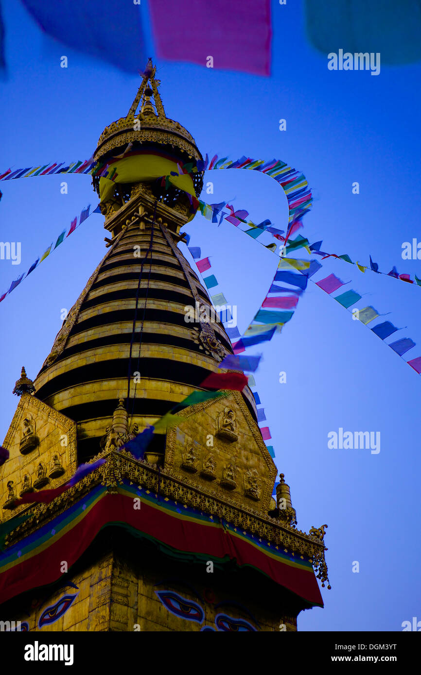 Sonnenuntergang an der buddhistischen Stupa von Swayambu, Monkey Temple (Swayambhunath), UNESCO-Weltkulturerbe, Kathmandu, Nepal, Asien Stockfoto