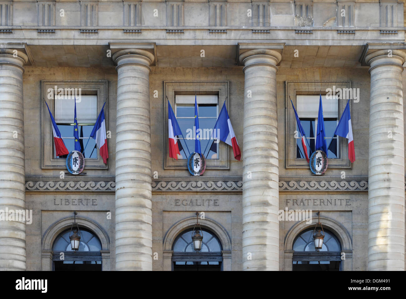 Fassade, Justizpalast, Palais de Justice, Inschrift Liberté, Égalité, Fraternité, Paris, Frankreich, Europa Stockfoto