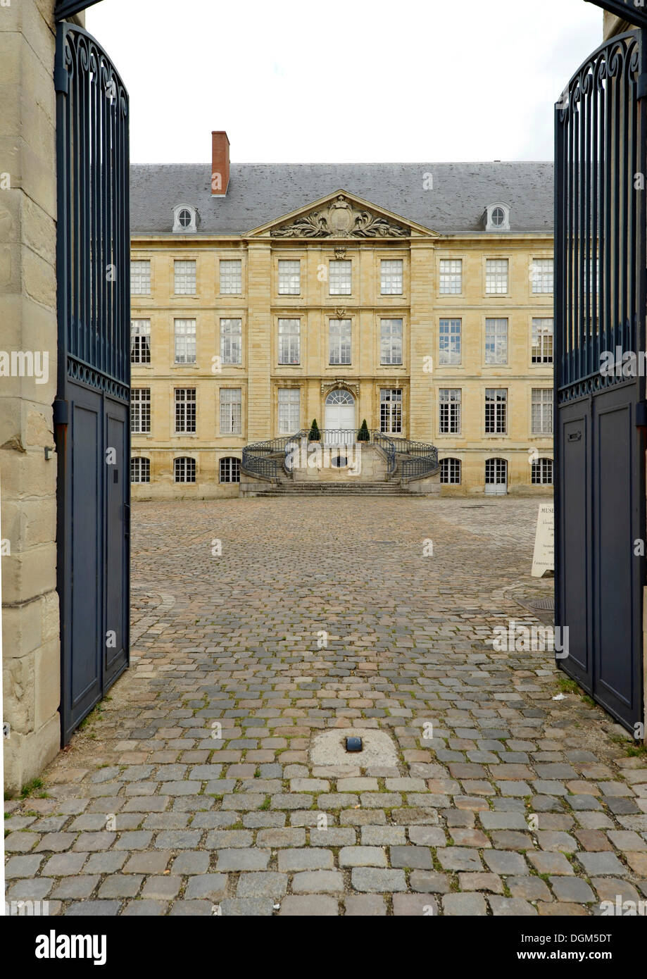 Abbey of saint remi reims Fotos und Bildmaterial in hoher Auflösung