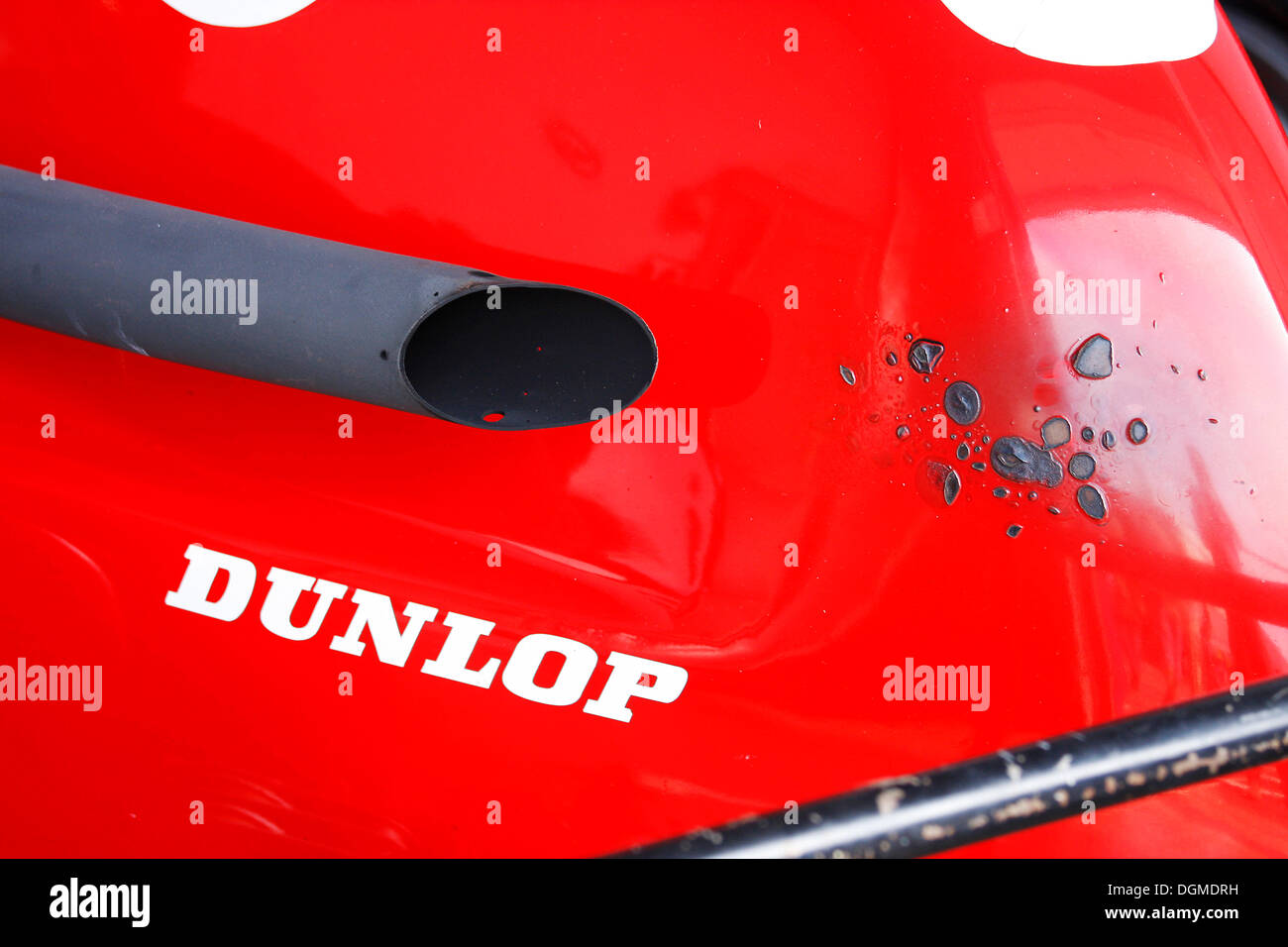 Luftblasen in der Farbe von einem Oldtimer Rennwagen gemacht durch heiße Abgase, Oldtimer Grand Prix Nürburgring 2010 Rennen Stockfoto