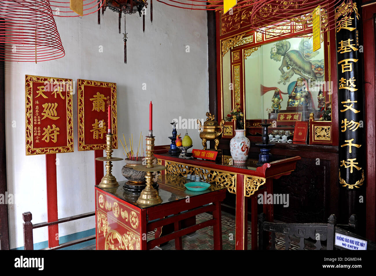 Chinesische Tempel, Innenraum mit Altar, Hoi an, Quang Nam, Zentral-Vietnam, Vietnam, Südostasien, Asien Stockfoto