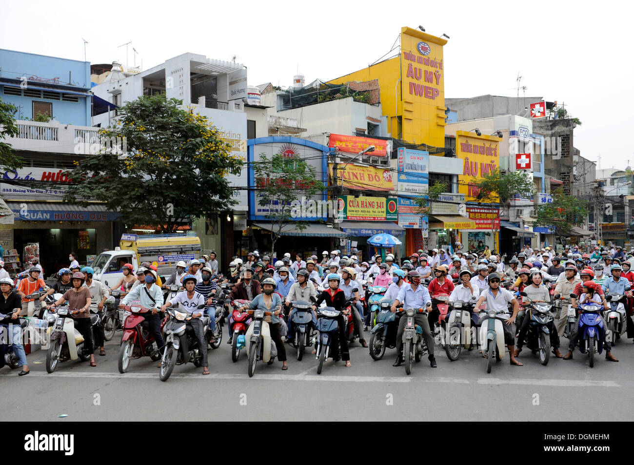 Moped-Fahrer, Ho Chi Minh Stadt, Saigon, Süd-Vietnam, Vietnam, Südostasien, Asien Stockfoto