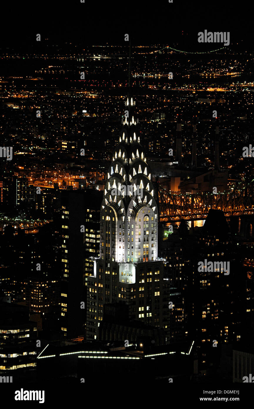 Chrysler Building gesehen vom Empire State Building bei Nacht, Manhattan, New York City, New York, USA, Nordamerika Stockfoto