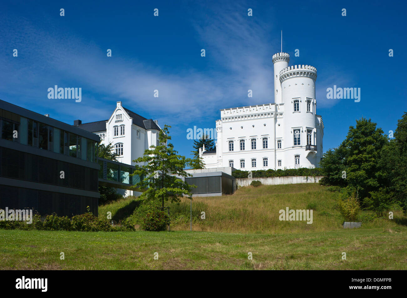 Blomenburg Schloss mit Kavaliershaus, Jagdschloss und Technologiezentrum, Selent, Schleswig-Holstein Stockfoto