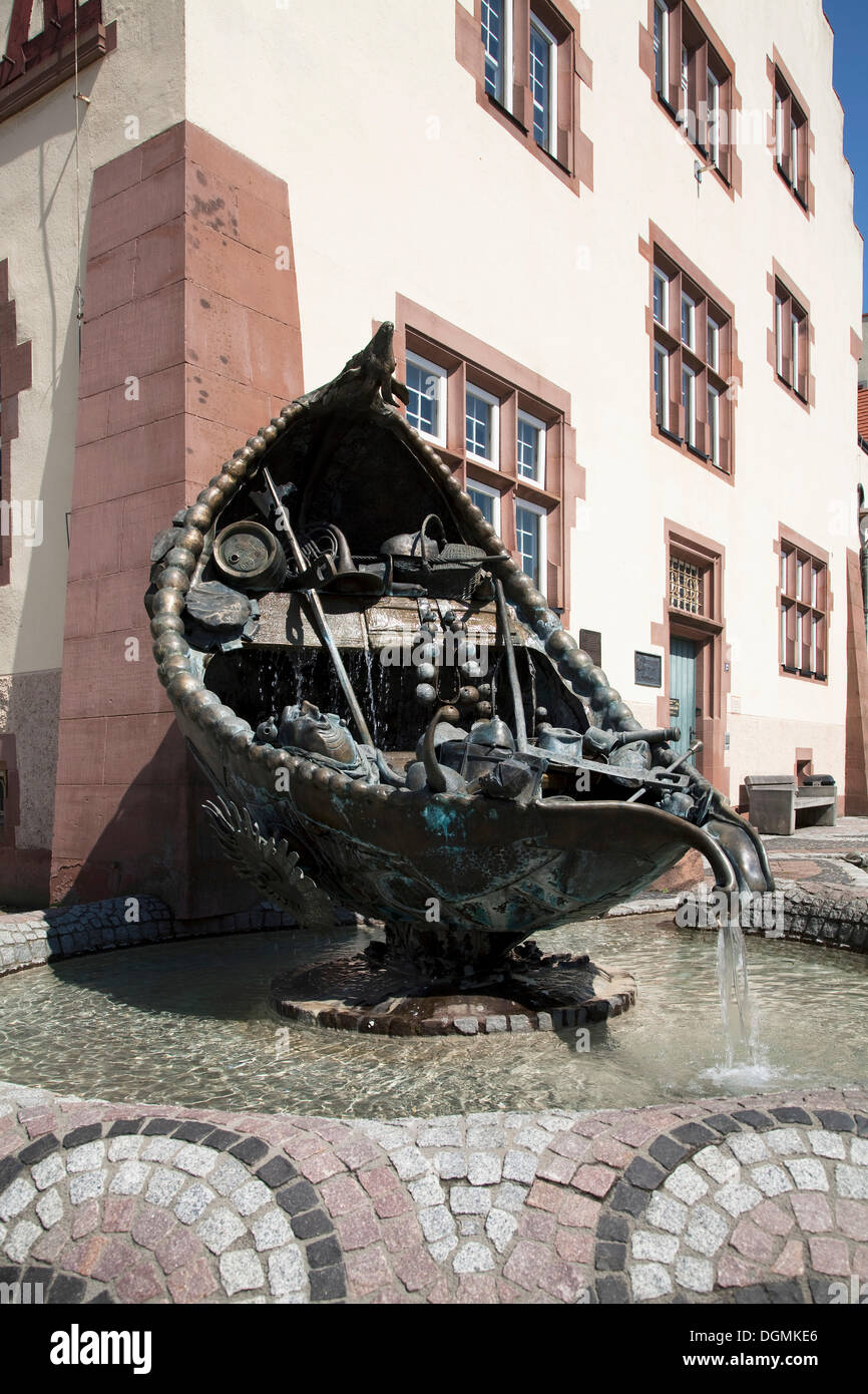 Brunnen von Blatt Kupfer, "Narrenschiff" Schiff der Narren in der Guildhall Gebäude, Symbol für die Braeunlingen gestrandet Stockfoto